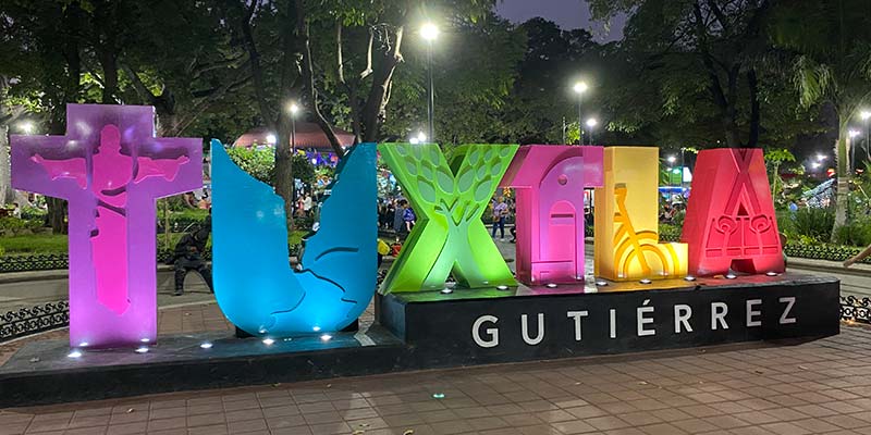 Antorchistas piden respeto a su fe durante su descanso en Tuxtla