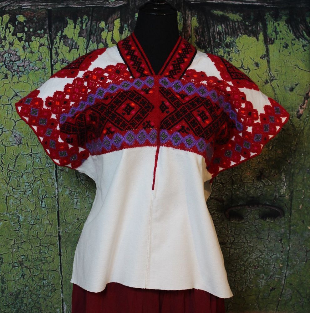 Chiapaneco lleva huipil de Carranza a la élite del diseño internacional