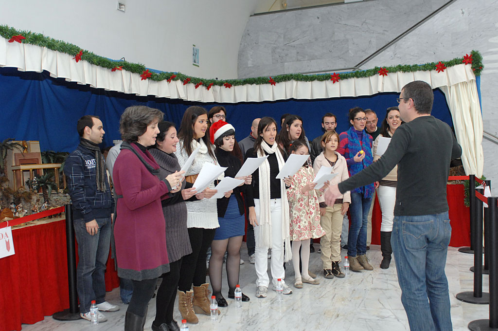 Coro Fraternidad interpreta villancicos a Tuxtla