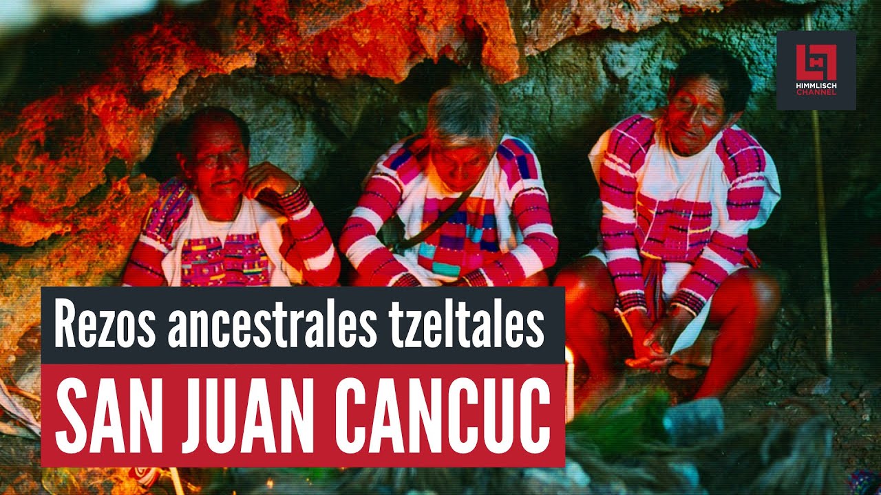 Chiapaneco porta traje de San Juan Cancuc al graduarse en la UNAM