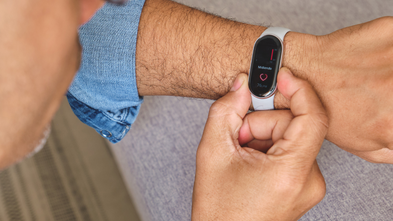 How Wearables Detect Stress: The Science Behind HRV, Skin Temperature, and Movement Patterns 
