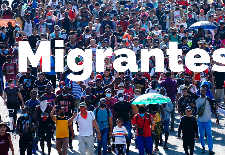 Un grupo de migrantes camina por el sur de México para buscar trabajo en otras zonas del país