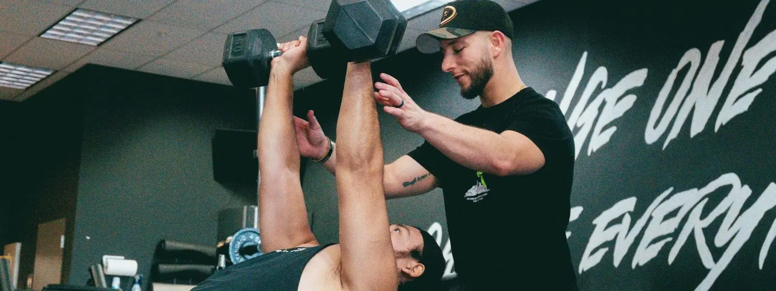 Sporten met een personal trainer of alleen