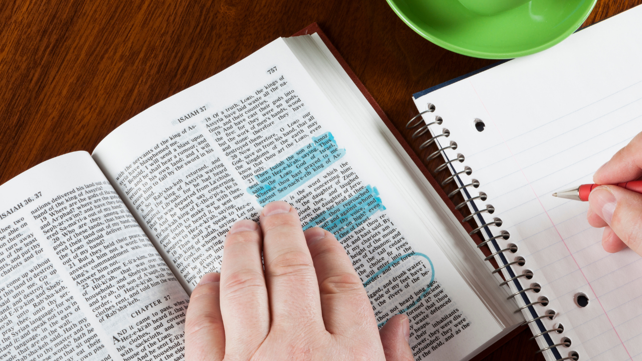 Bible Study Software for Pastors: What Tools Are Worth Using?