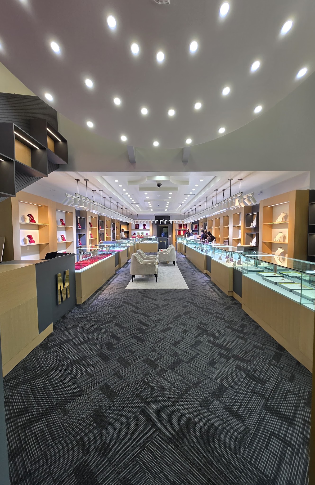 Manik Gold And Diamonds