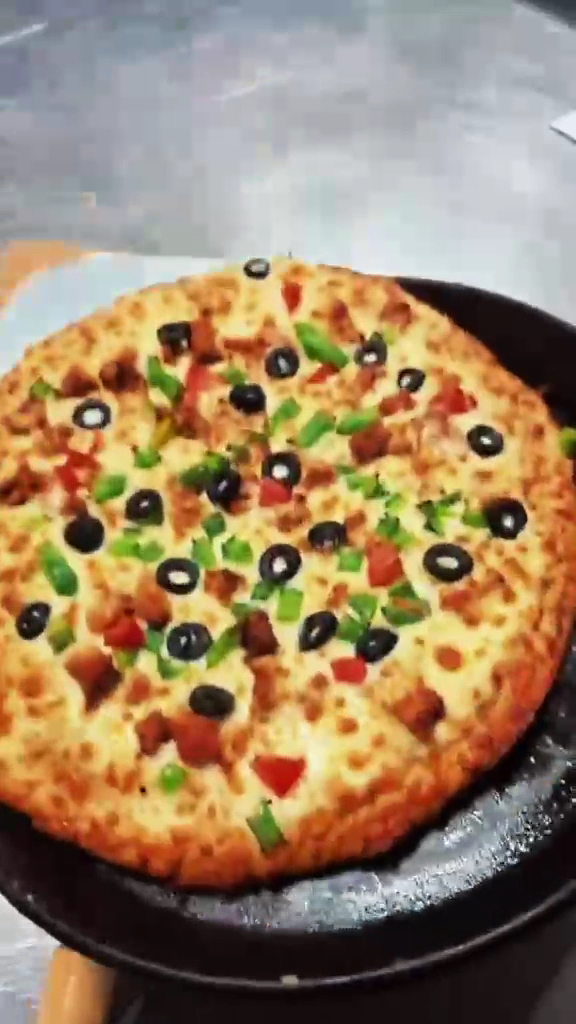 Crust'NCrave Pizza