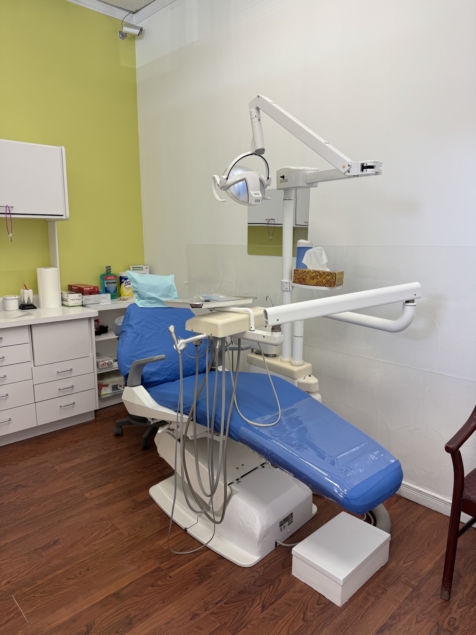 Sunny Denture Studio 阳光假牙