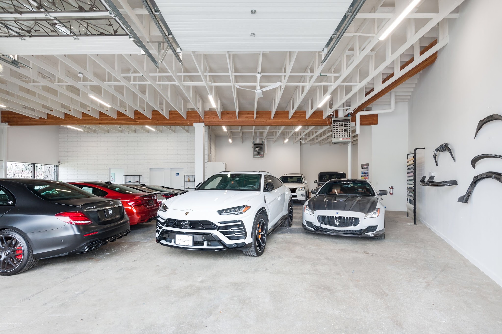 PI AUTO CLUB皮埃汽车