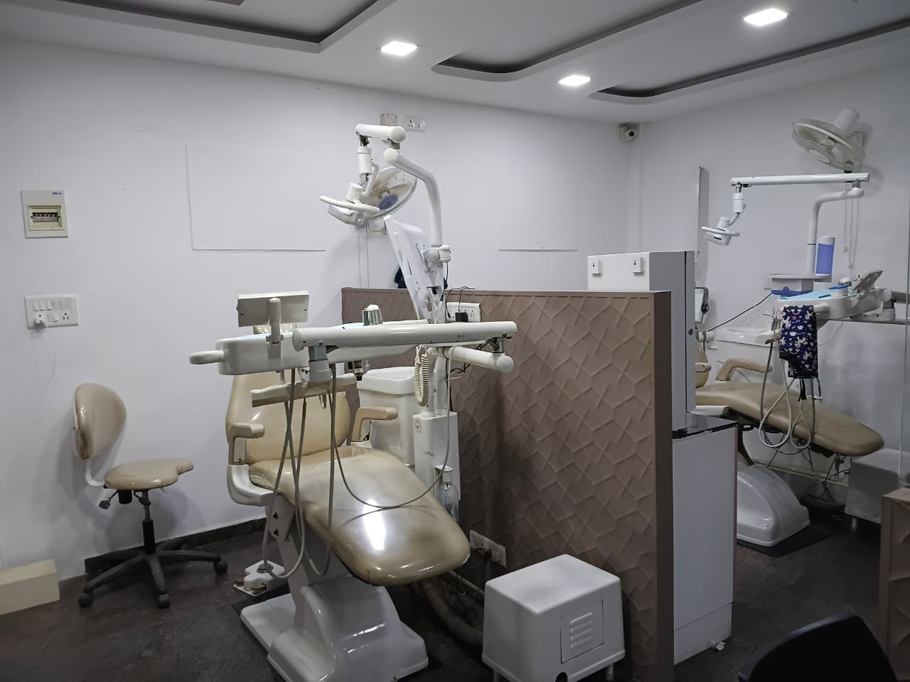 32 Smiles Multispeciality Dental Clinics | Advanced Root Canal | Dental Implants | Invisalign & Braces |