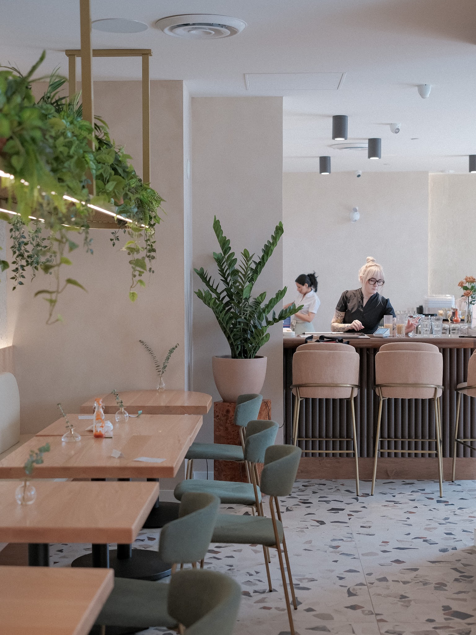 Ruex Cafe and Bar