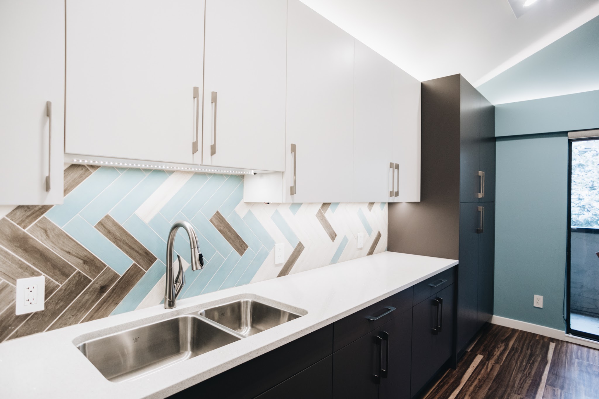 Canadian Renovations Inc.