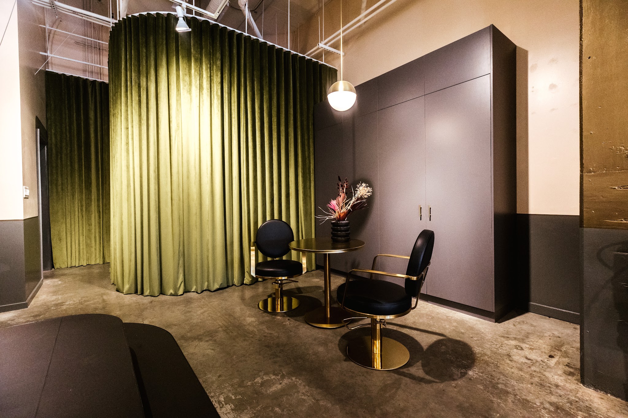 Life & Colour Salon
