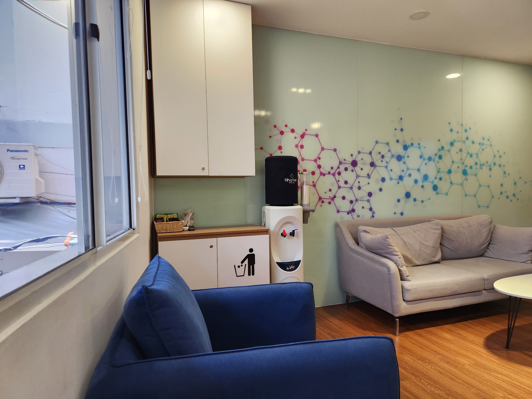 Nhaviet Dental Implant Center