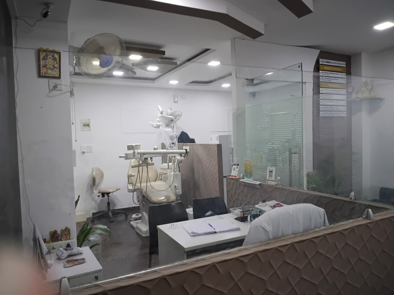32 Smiles Multispeciality Dental Clinics | Advanced Root Canal | Dental Implants | Invisalign & Braces |