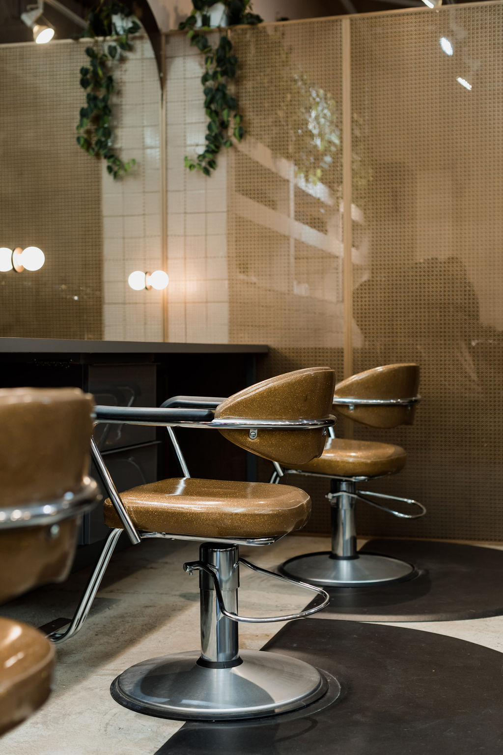 Life & Colour Salon
