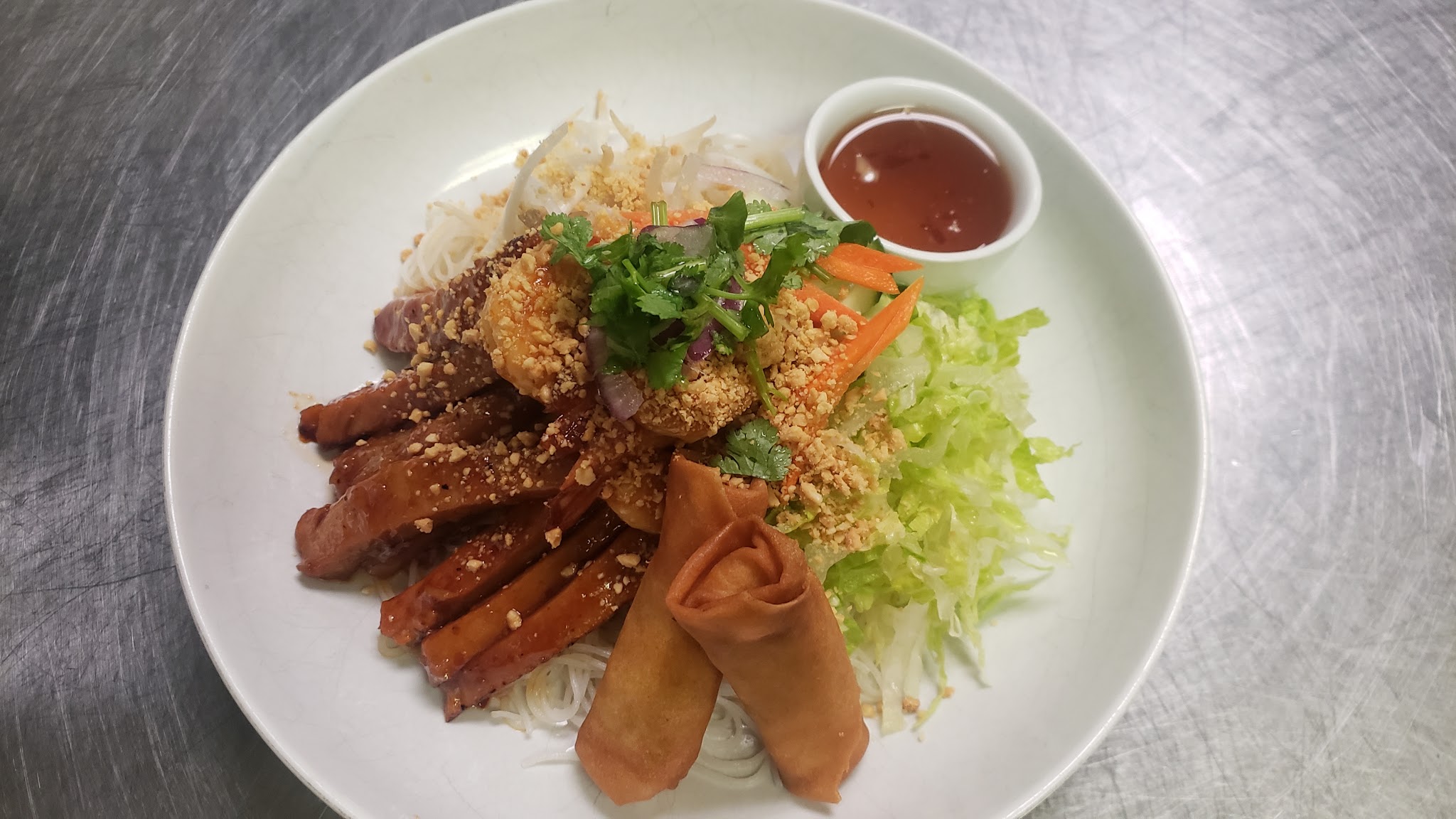 Bun Ta Pho & Sushi