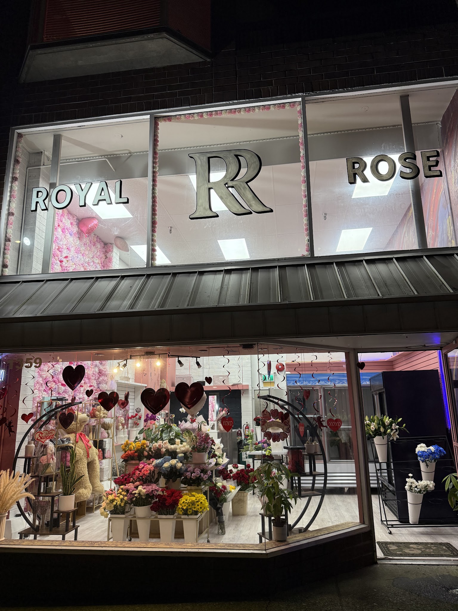 Royal Rose Florist Vancouver| Vancouver Flower Shop| Flower Delivery Vancouver