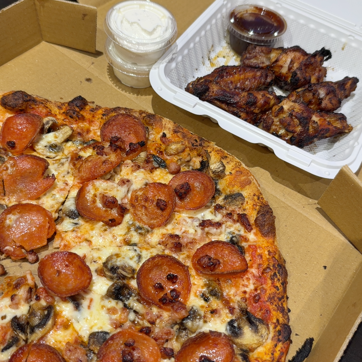 Ol Skool Slice Pizza and Wings