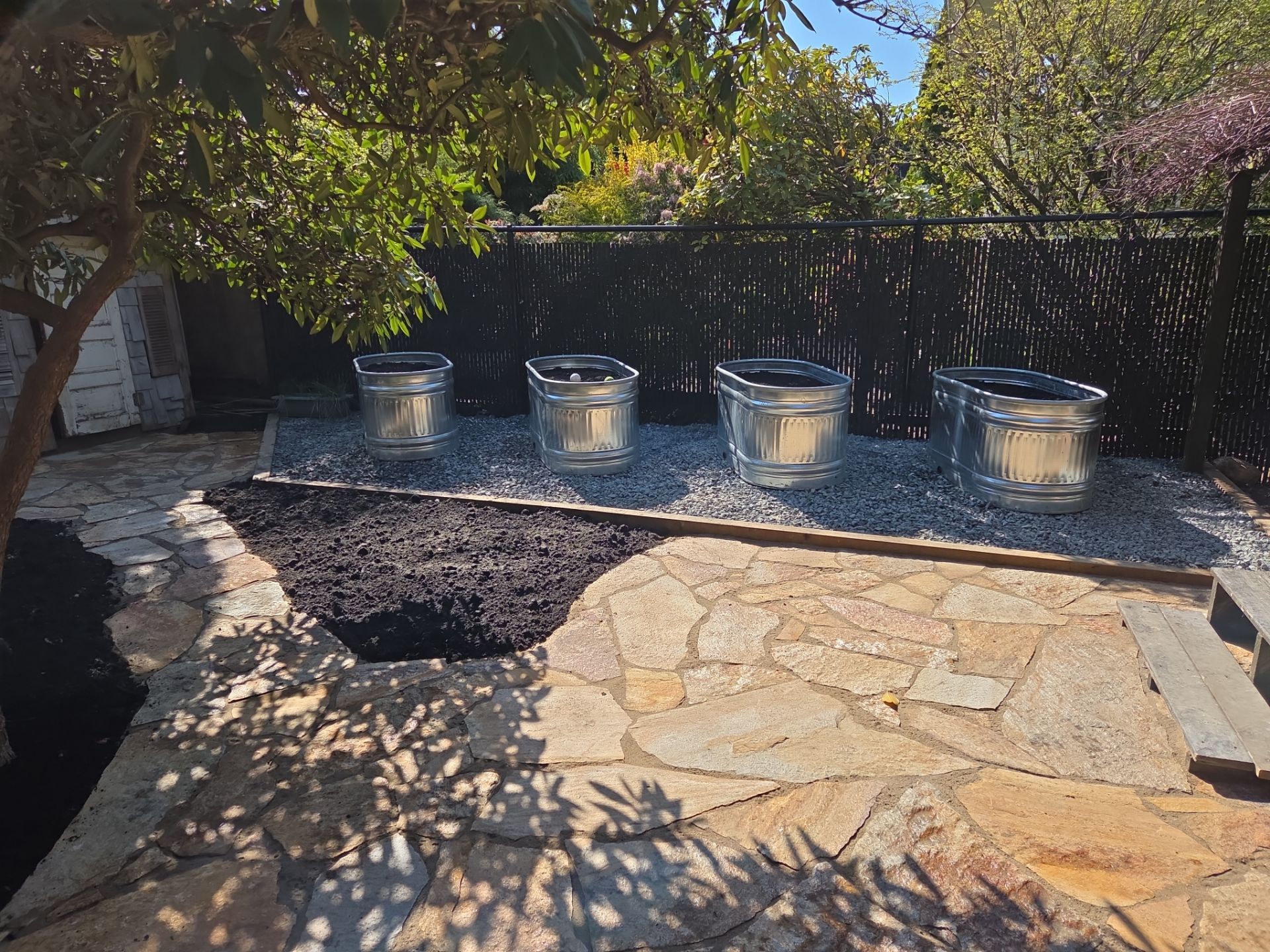 EDGE. Landscaping & Garden Maintenance