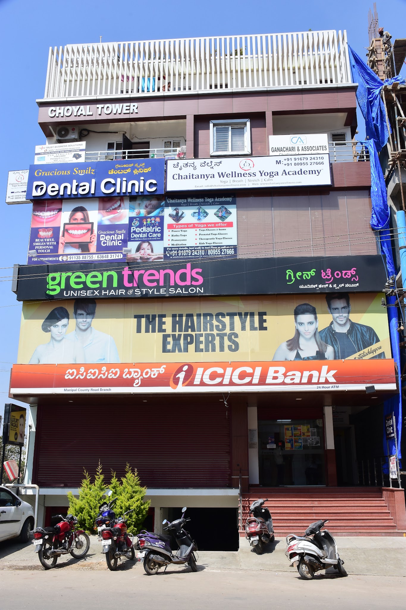 GRACIOUS SMILZ DENTAL CLINIC /ADVANCED MULTISPECIALITY DENTISTRY/ SINCE 2013/DENTAL IMPLANTS/ INVISALIGN ALIGNERS