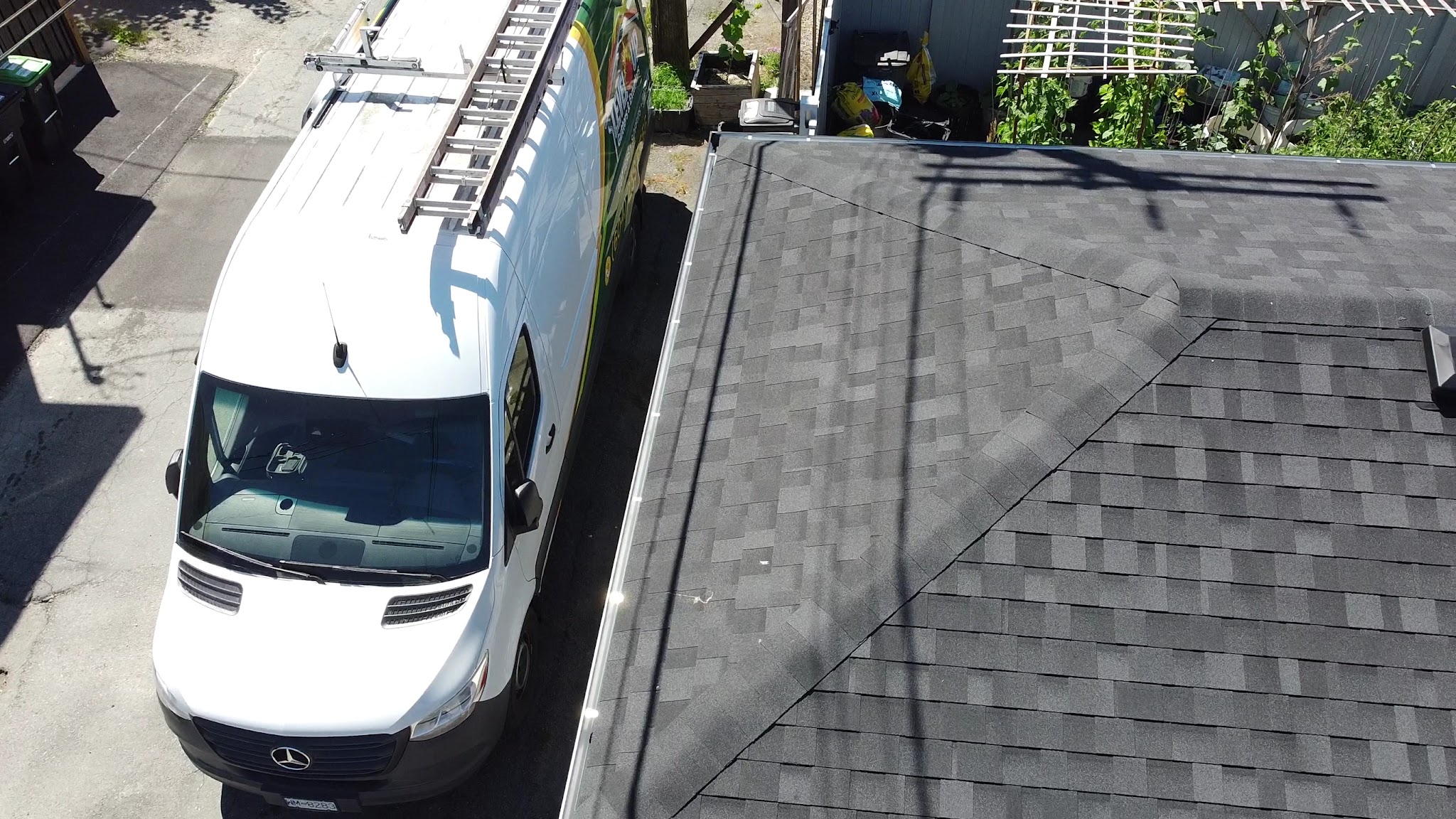 Level Up Canadian Roofing & Exteriors