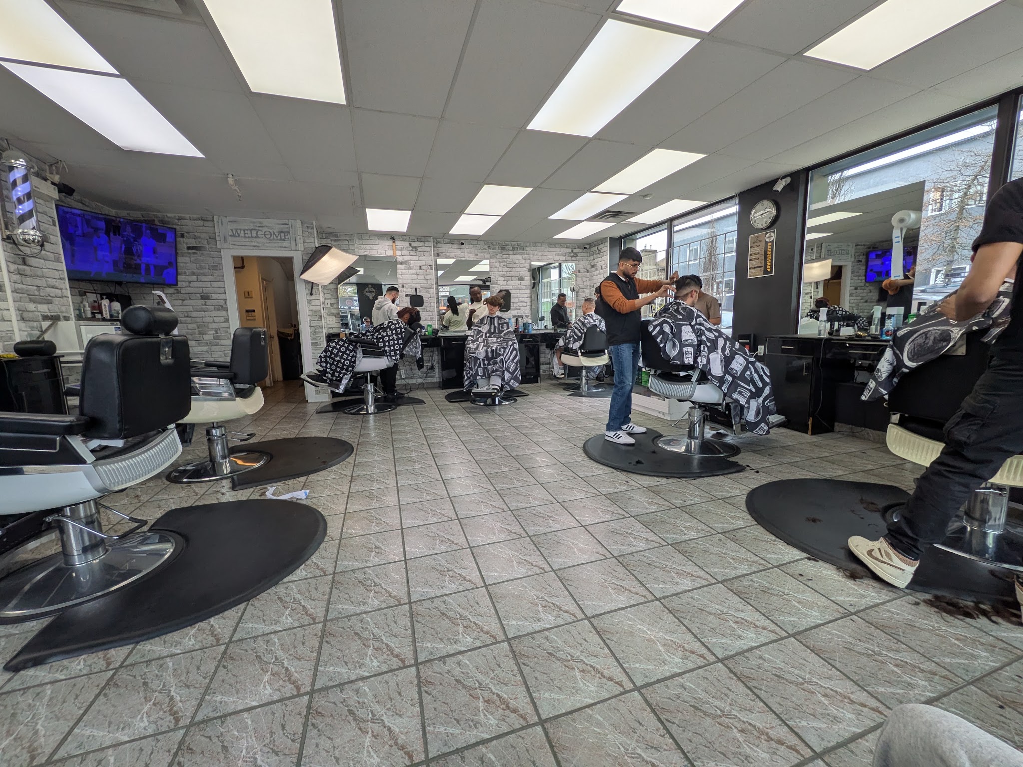VAN FADE BARBERSHOP