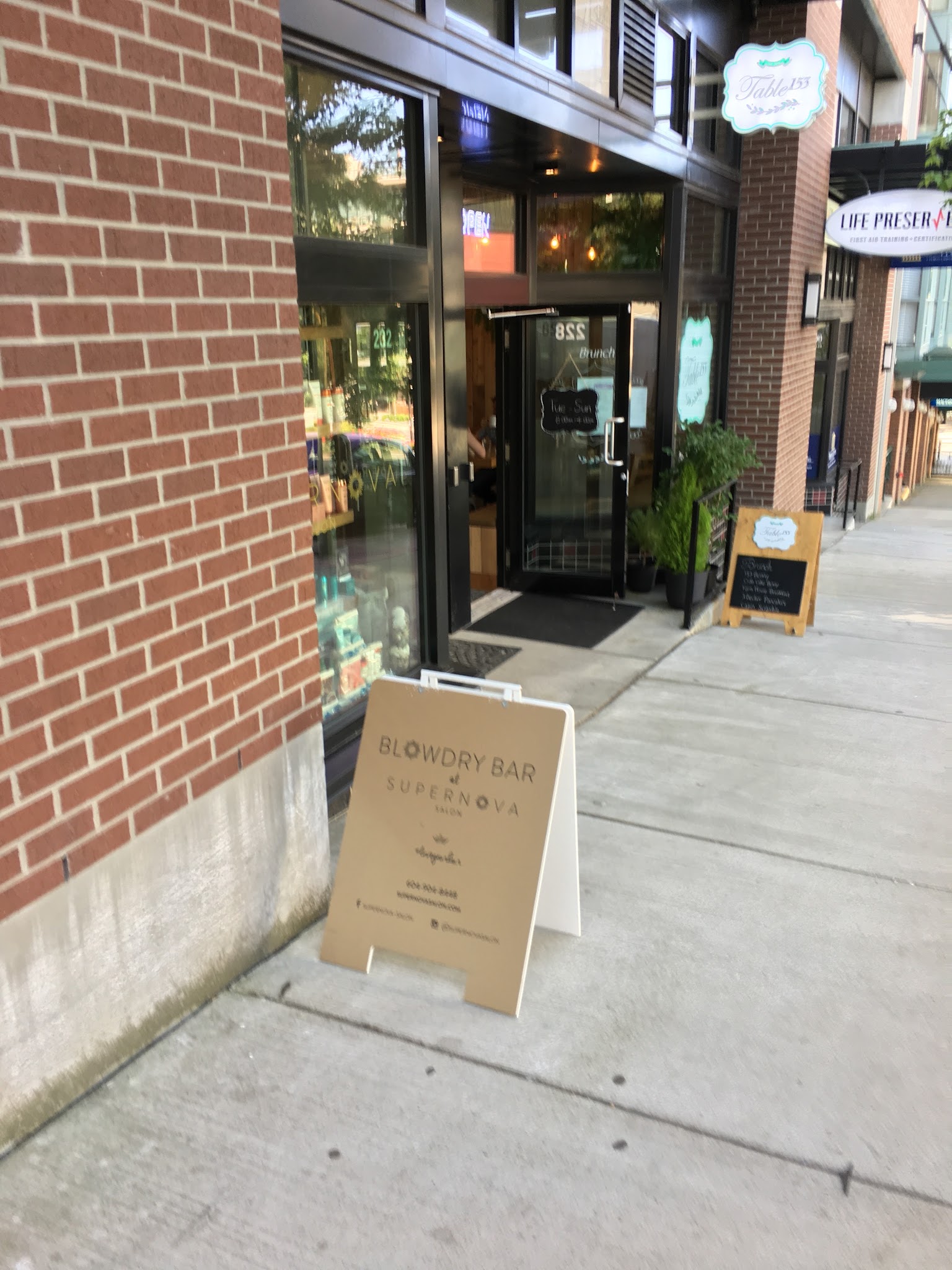 Supernova Salon
