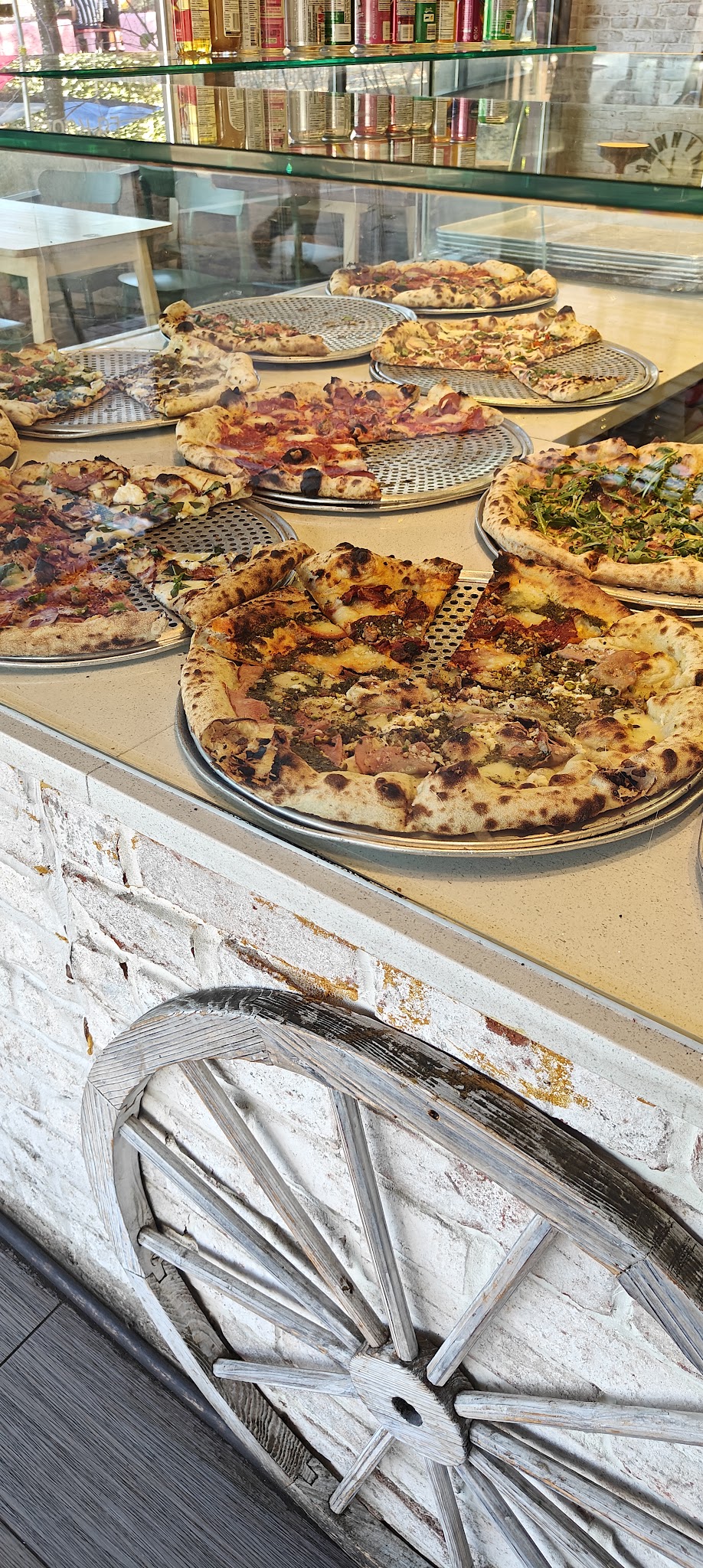 La Ruota Pizzeria Kitsilano