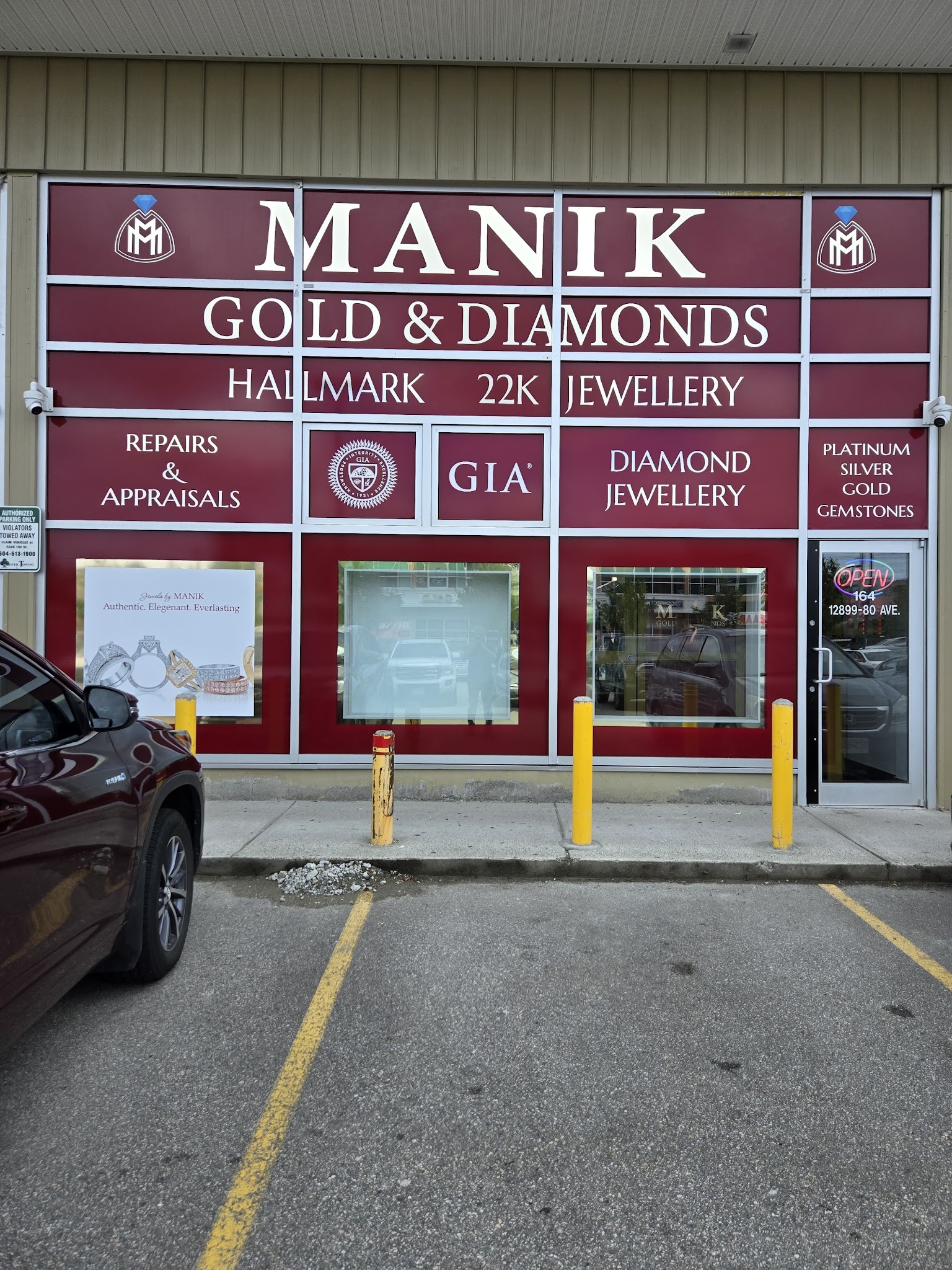 Manik Gold And Diamonds