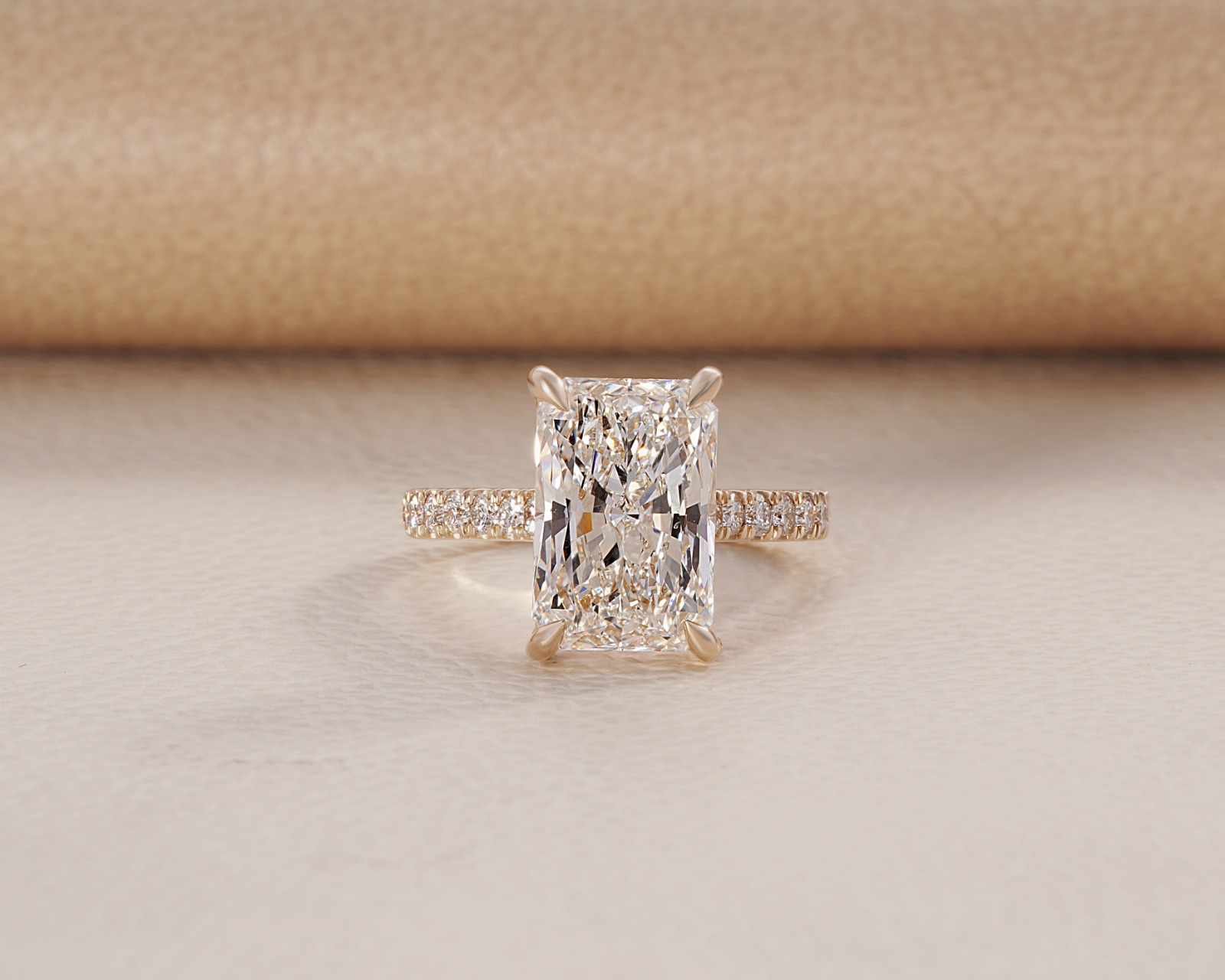 Satyam Diamonds - Engagement Rings || Wedding Band || Diamond Rings || Solitaire Ring || Proposal Ring