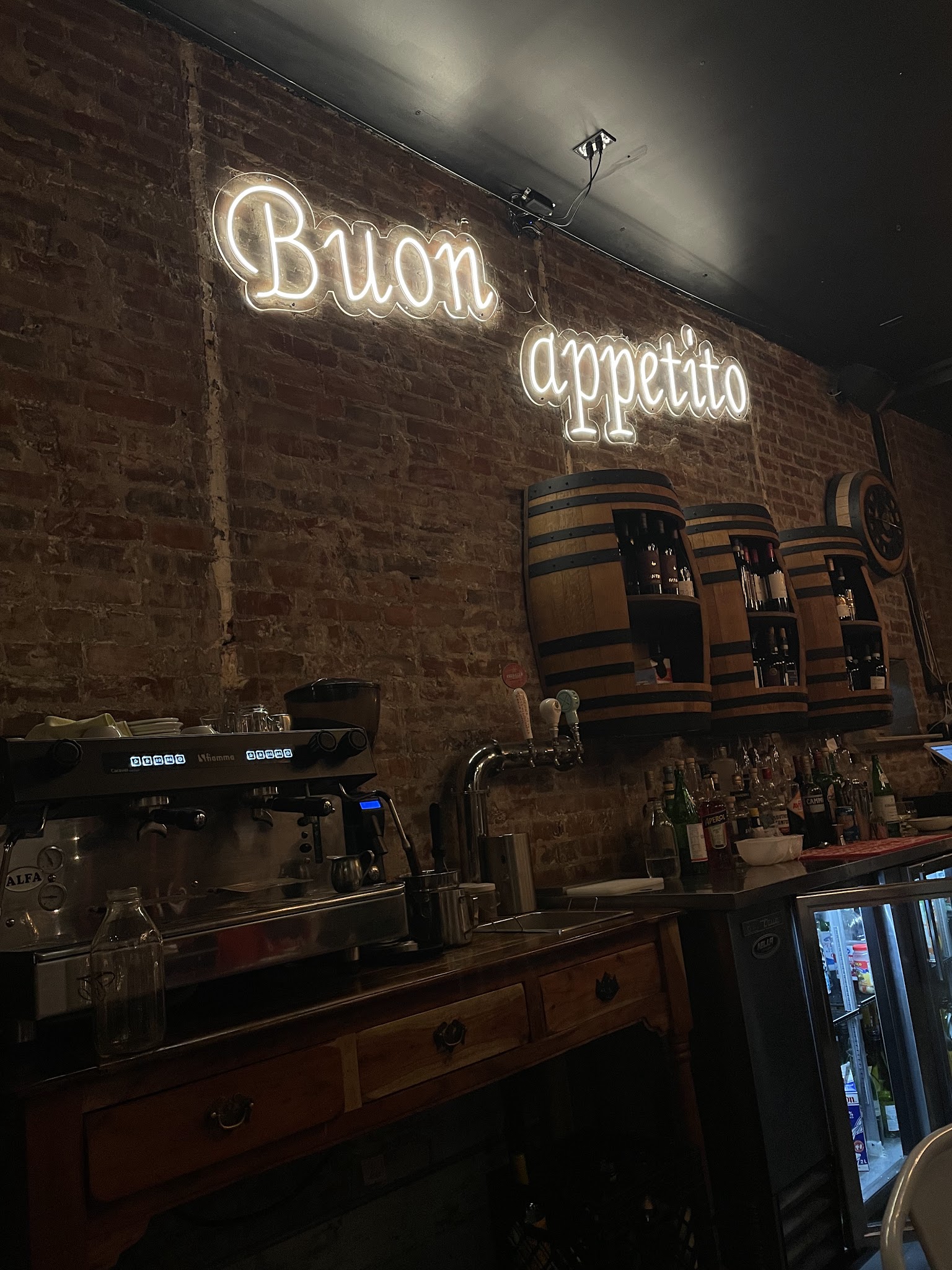 Tav's Gnocchi & Pizza Bar