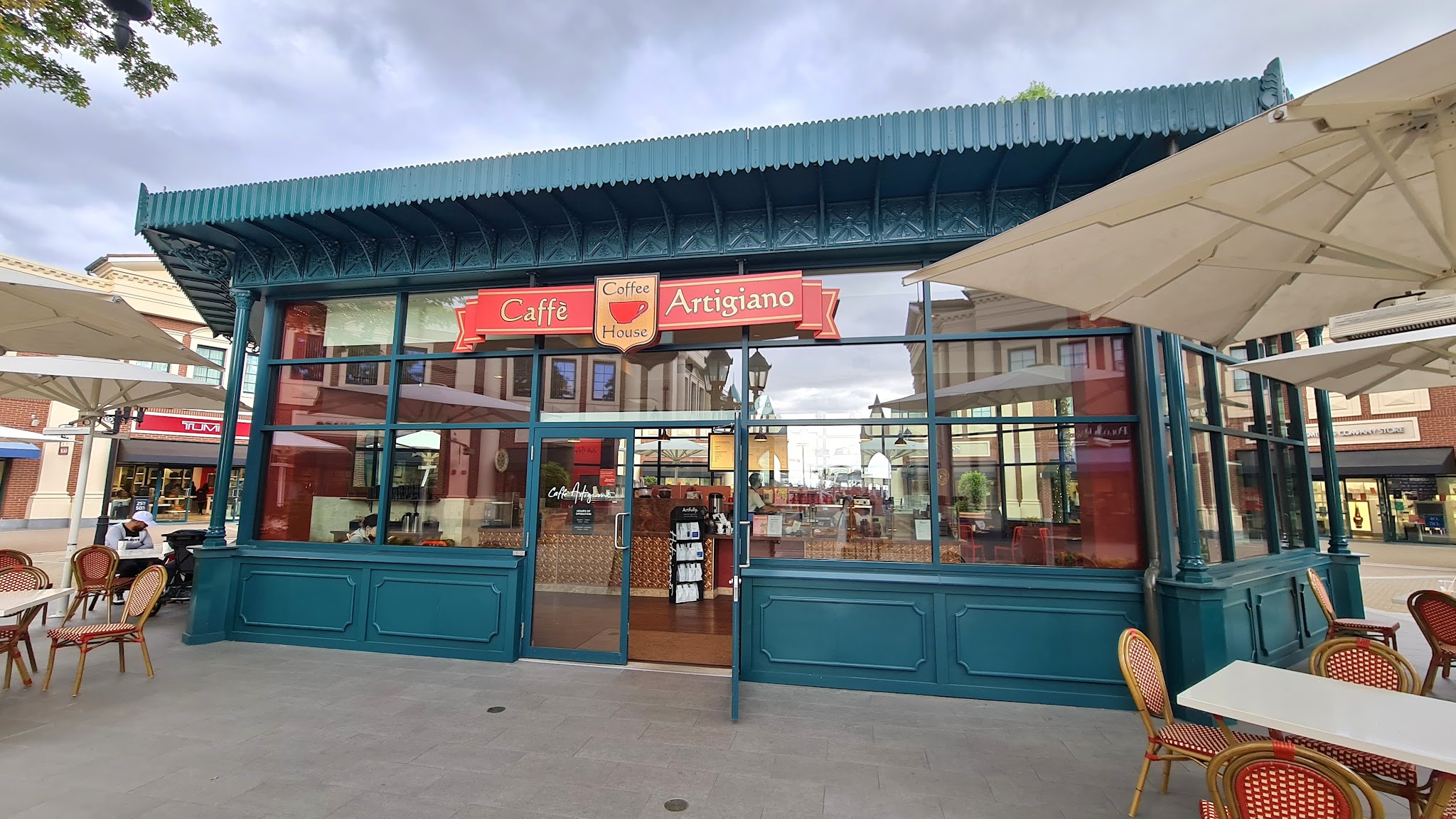 Artigiano YVR McArthurGlen Outlet Mall