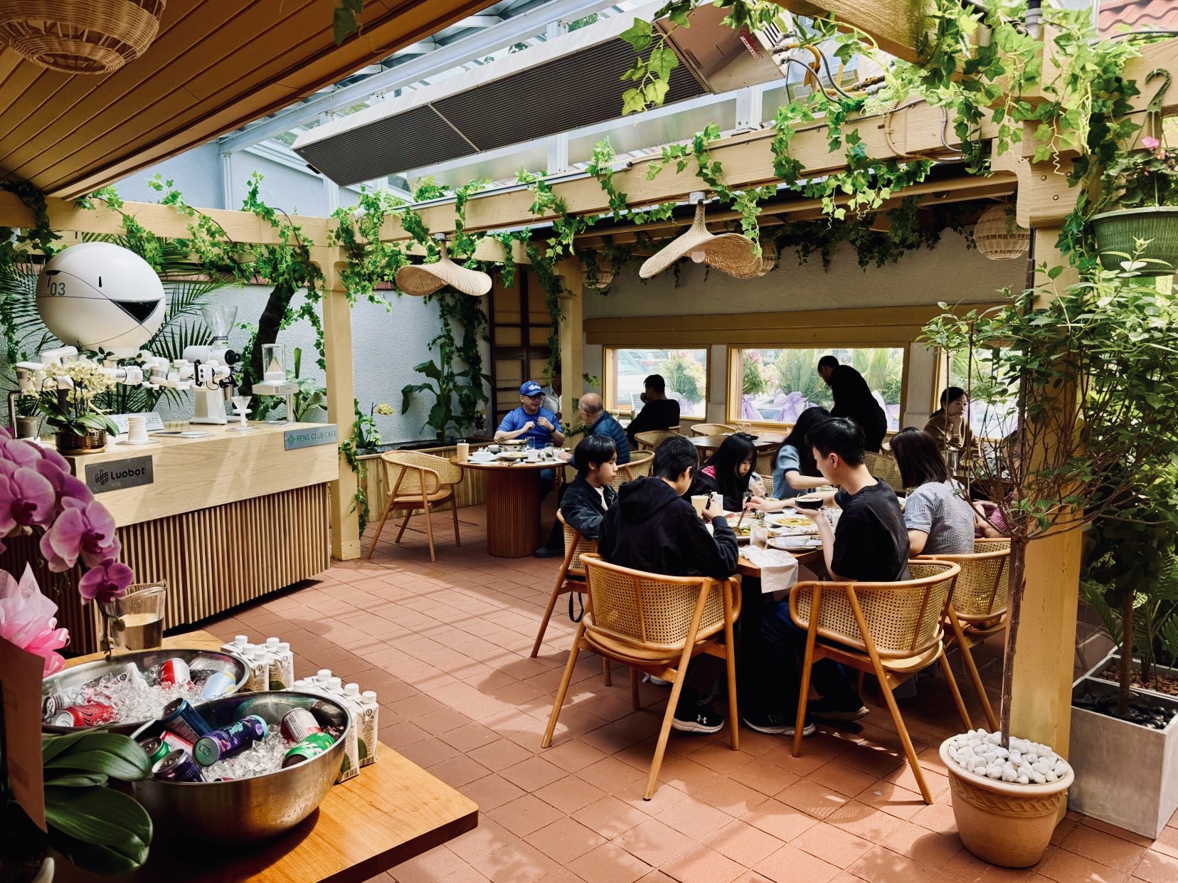 RENS Cafe & Bistro Thai Contemporary