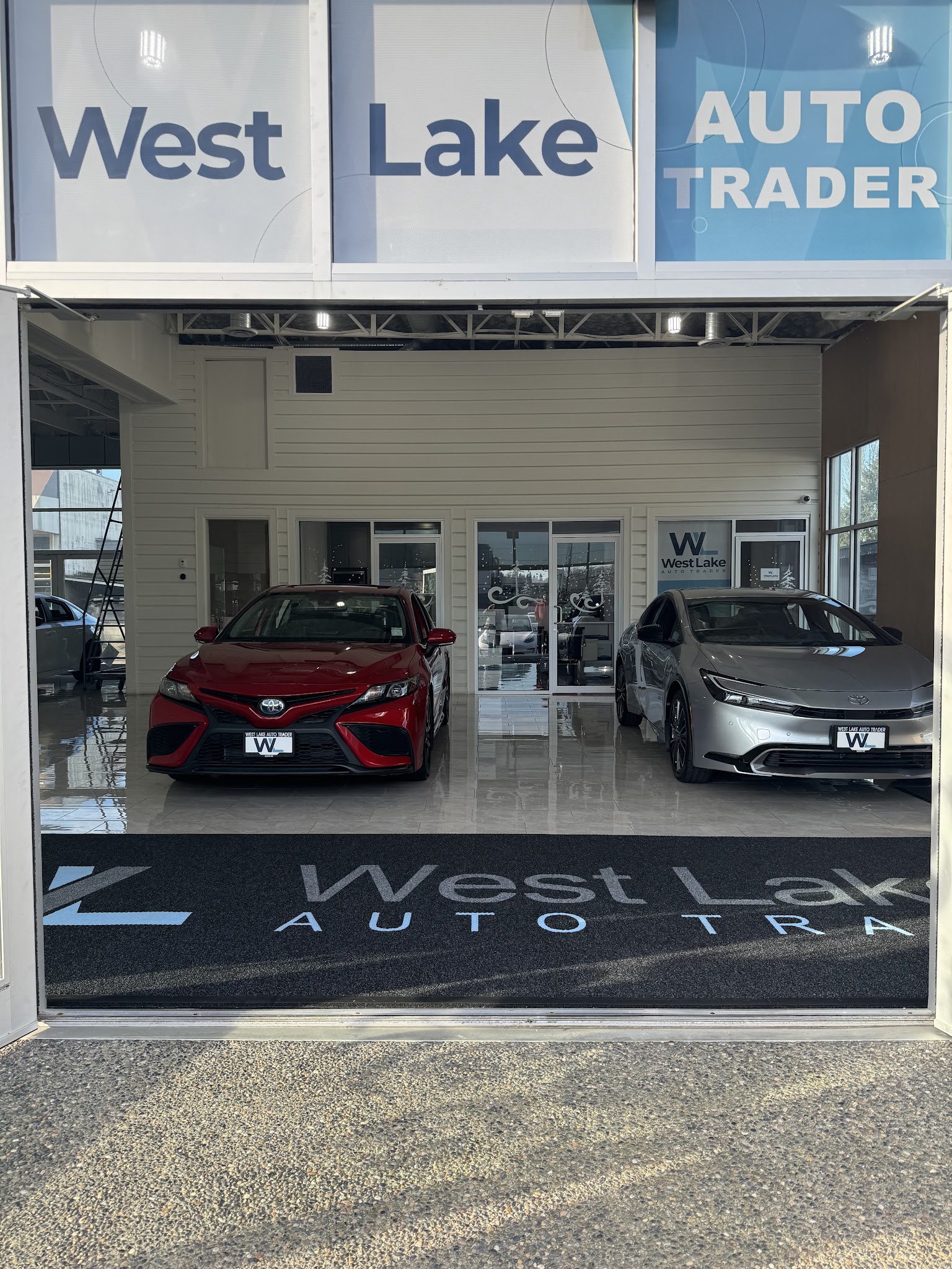 WEST LAKE AUTO TRADER