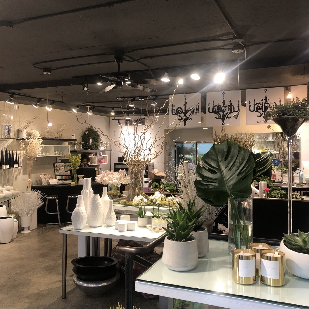 Hilary Miles Flowers / Vancouver Florist / Flower Delivery