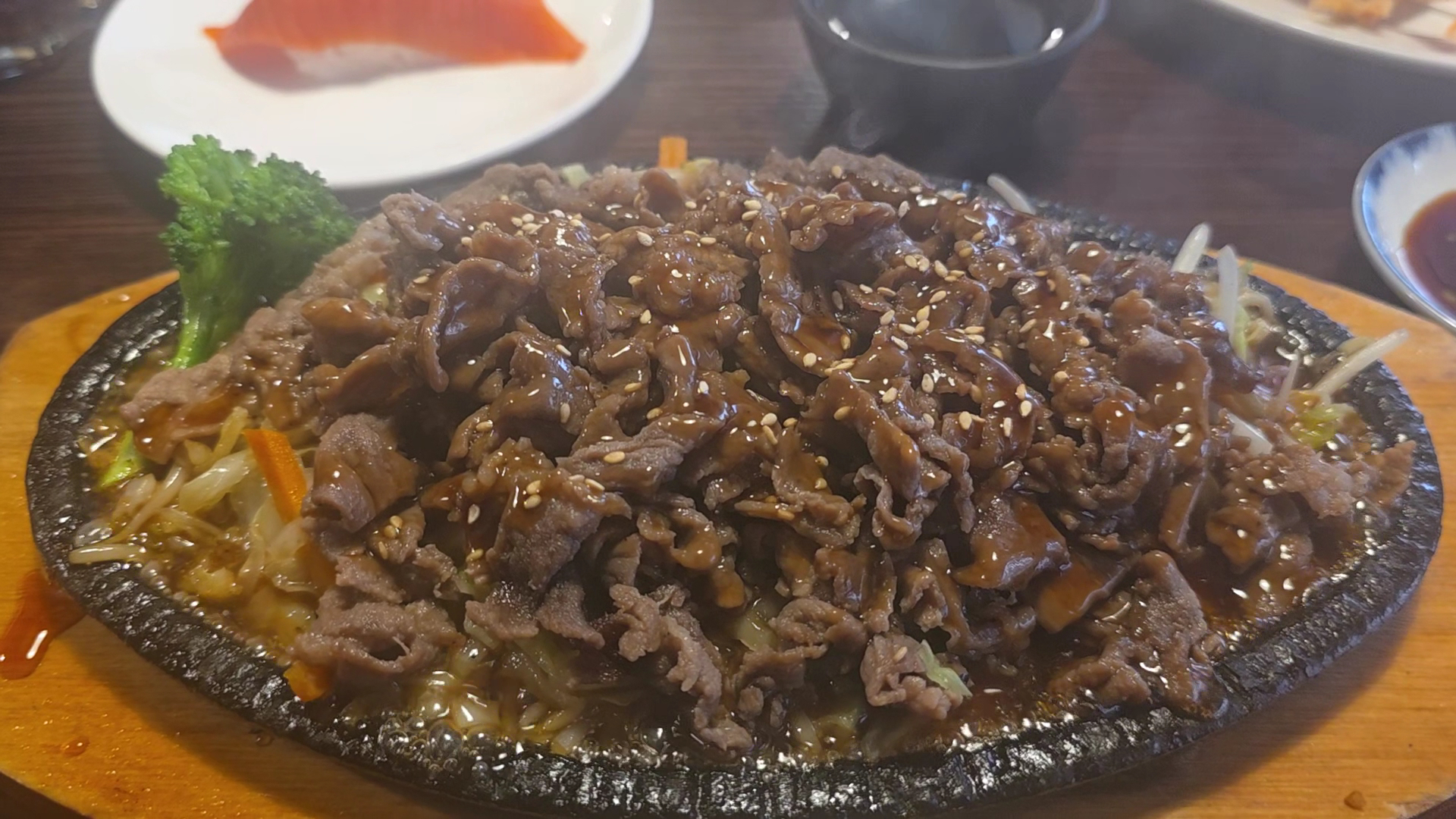 Tsunami Sushi
