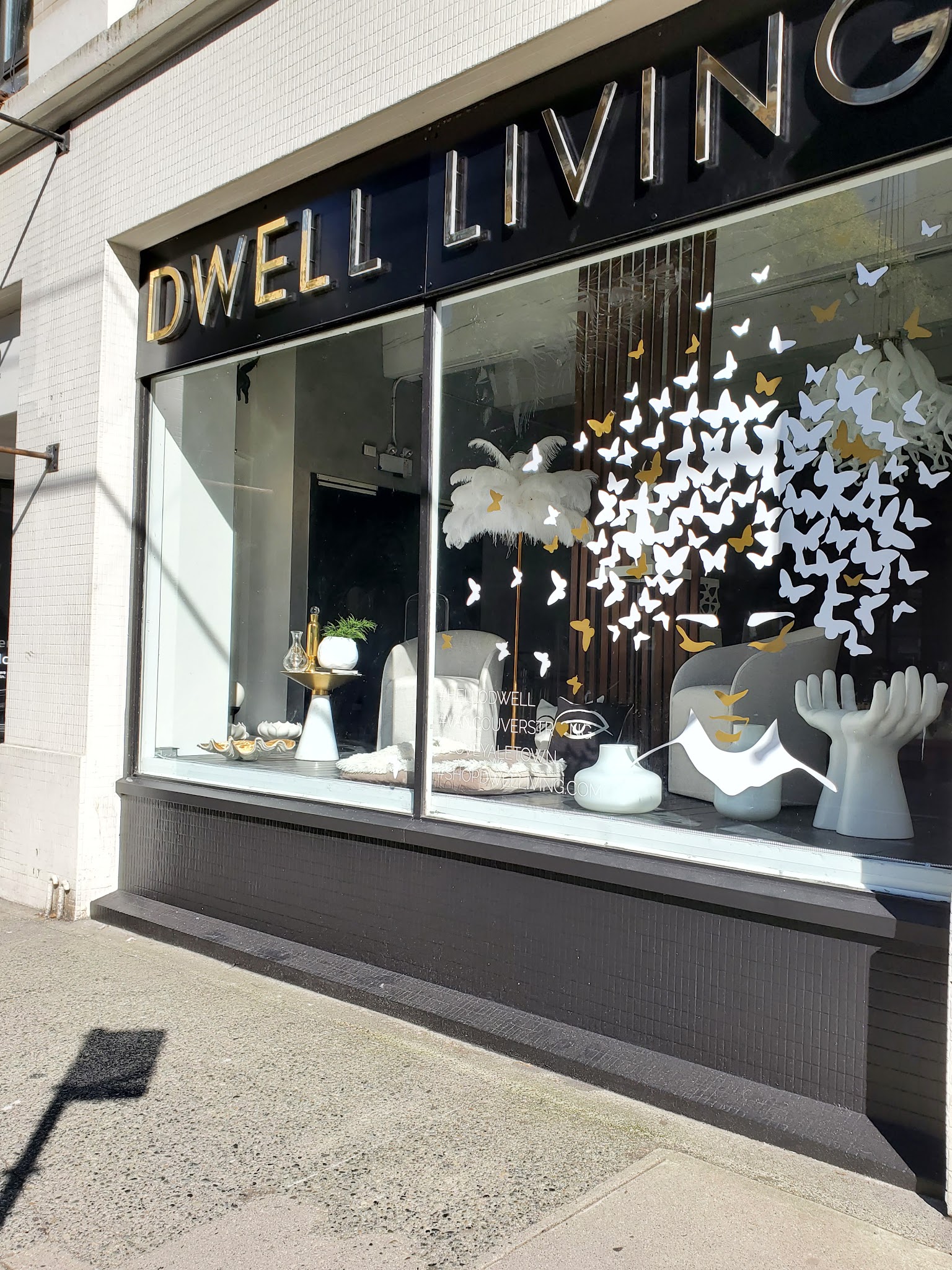 DWELL LIVING