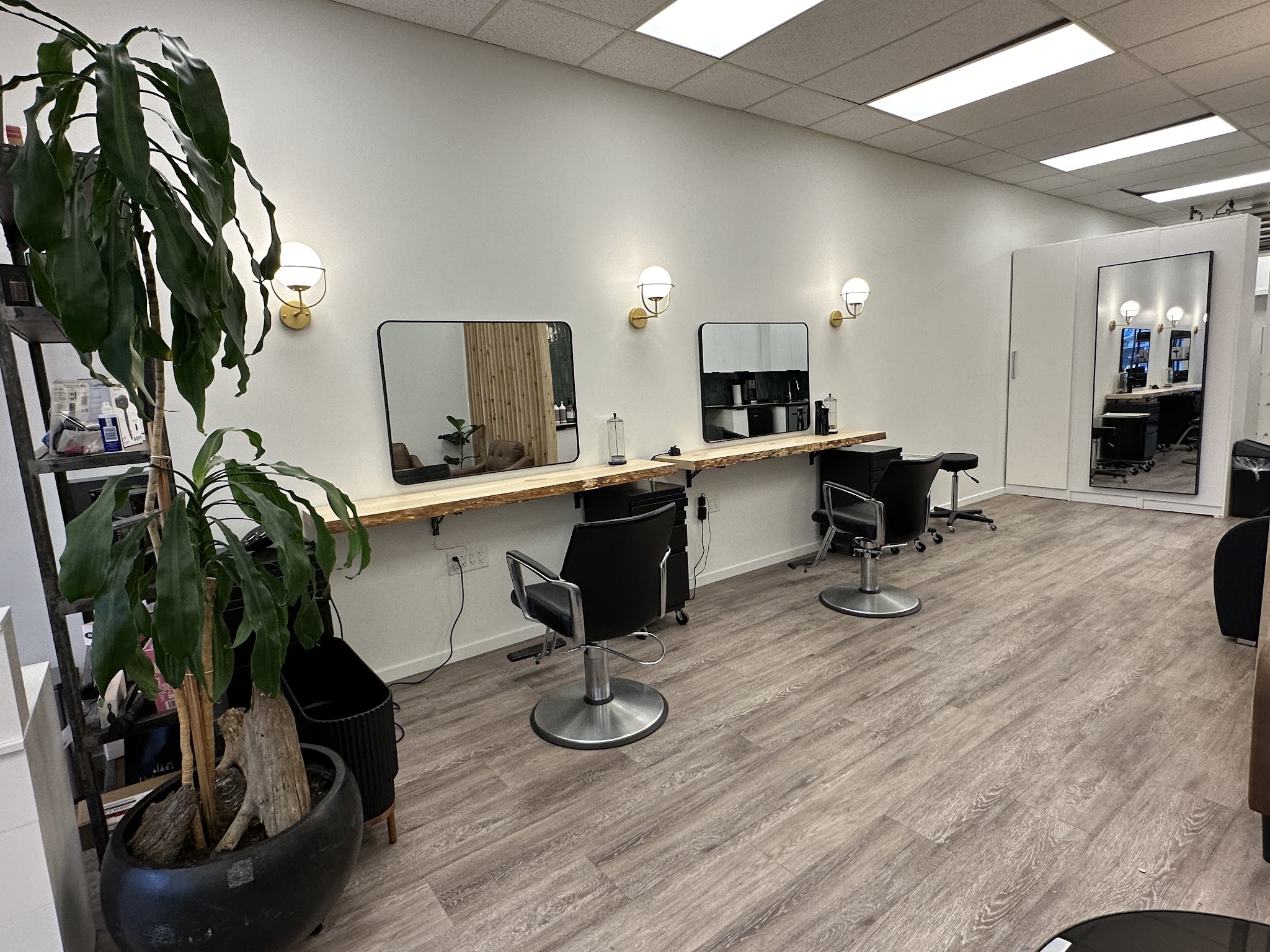 Workshop Salon - Vancouver Hairdressers