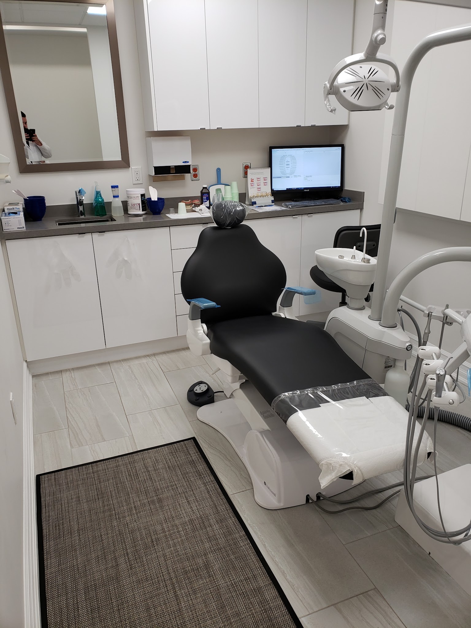 Cr Denture Centre & Implant Solutions