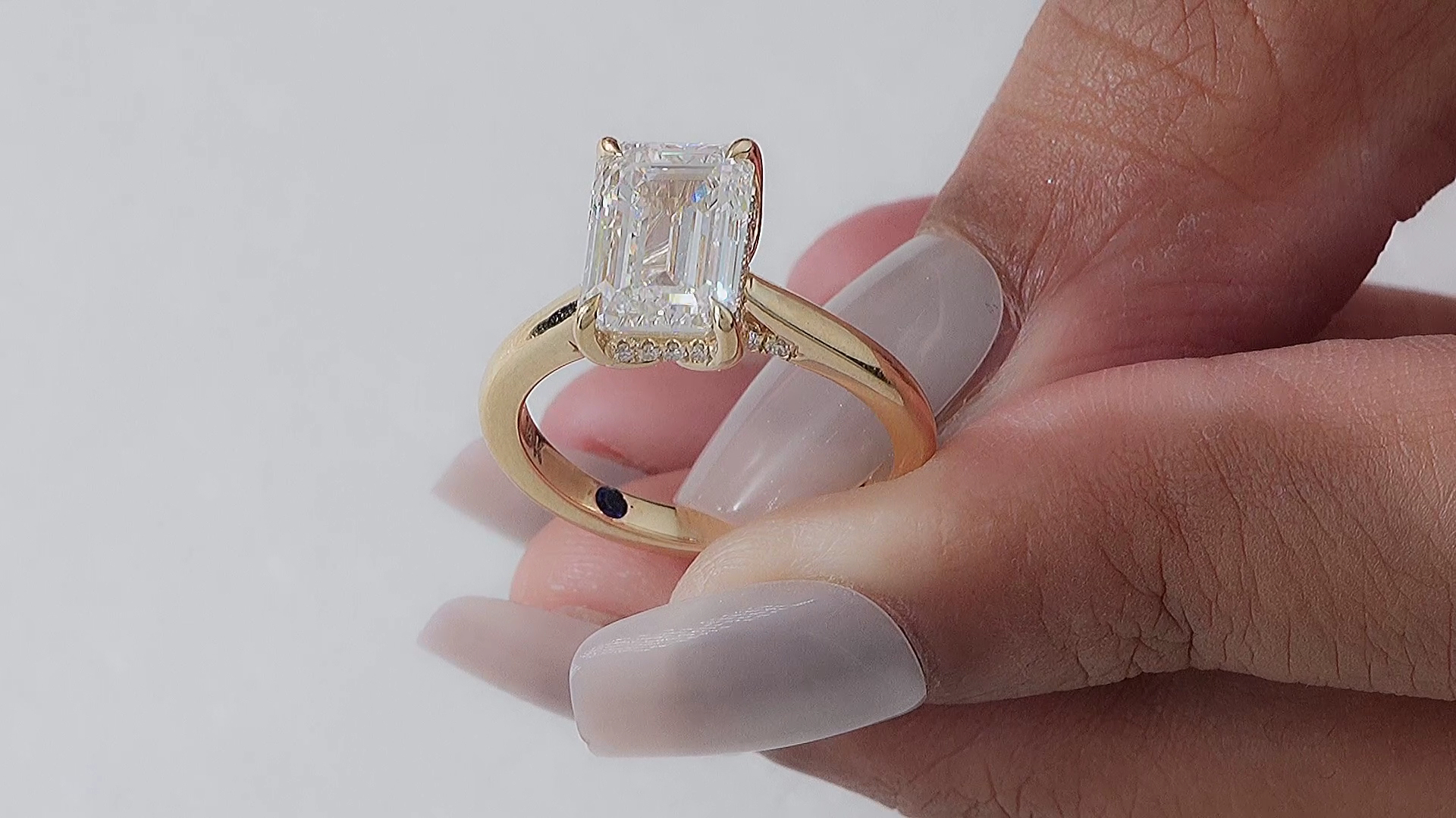 Satyam Diamonds - Engagement Rings || Wedding Band || Diamond Rings || Solitaire Ring || Proposal Ring