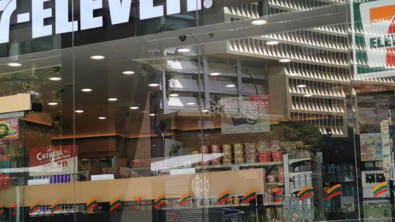 7-Eleven – Bras Basah MRT Station