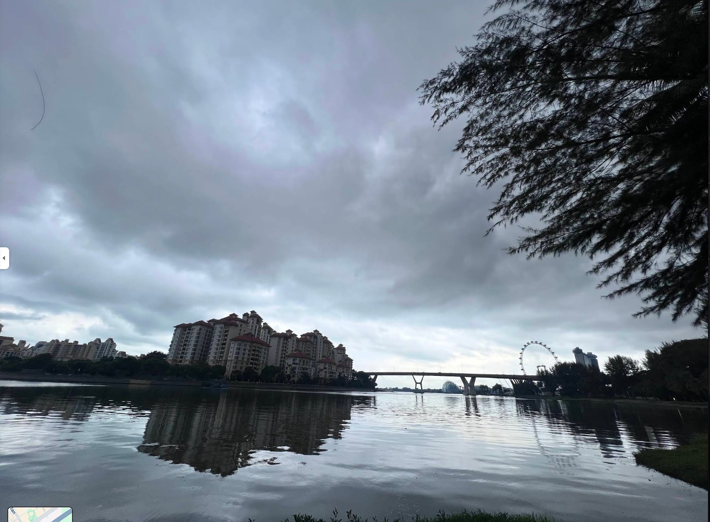 Riverside Park - Beautiful Route for Jogging, Scooting, or Walk [Connected path to Marina Bay Sands]