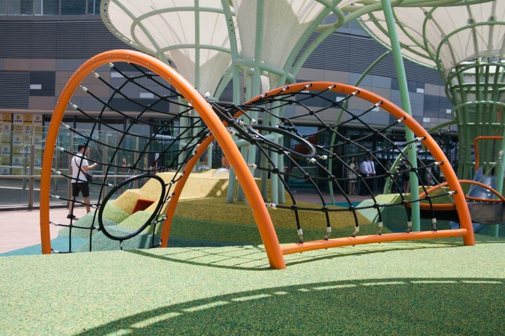 Happy Park @ Waterway Point – Rooftop Water playground with Slides!