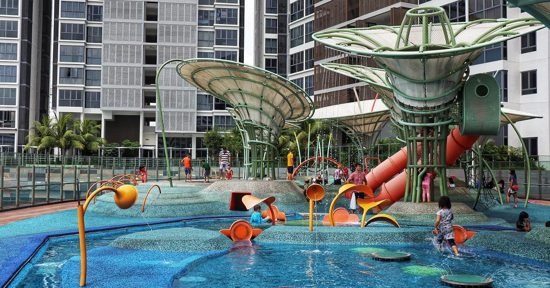 Happy Park @ Waterway Point – Rooftop Water playground with Slides!