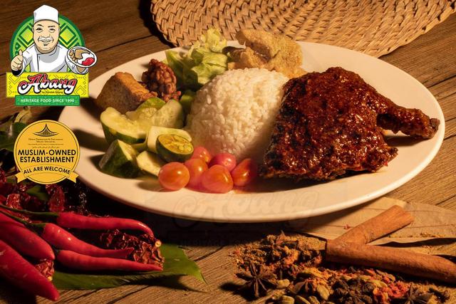 Sprouts Food Court – Garden Dining for Every Taste at Botanic Gardens