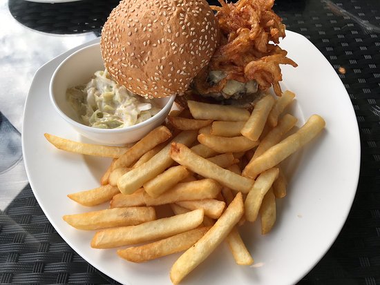 Golfer’s Terrace @ Sentosa – Breezy Dining with Golf Course Views
