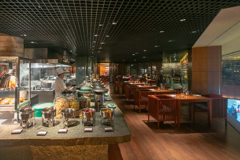 Luxury Hotel Buffet for Under $15 – How to Pack Gourmet Hyatt Food with Treatsure