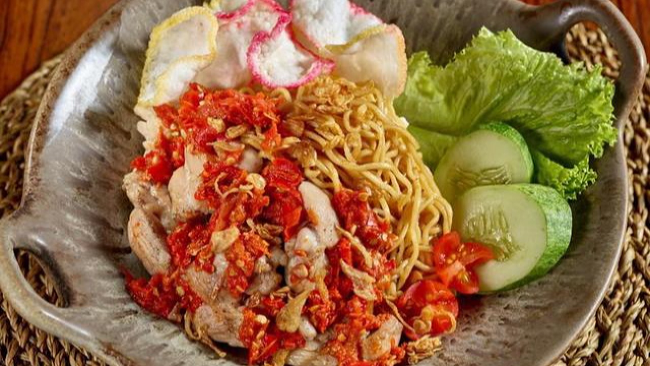 Papa Ayam – Halal Indonesian Ayam Geprek Fire