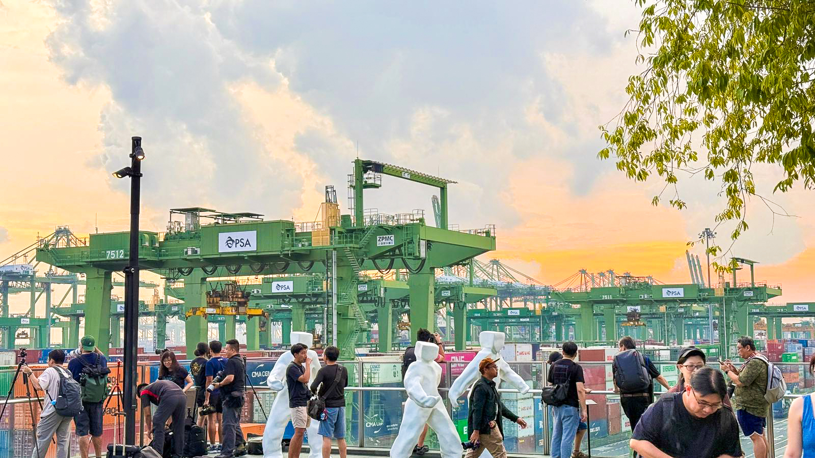 PSA Alongside Viewing Deck – Watch Giant Cargo Ships Up Close in Pasir Panjang
