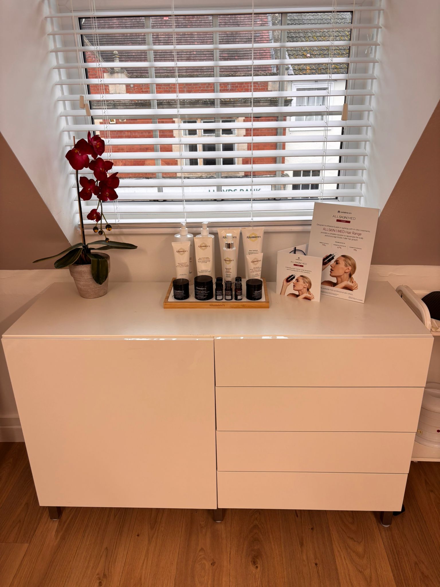 Indulgence Skin Laser & Beauty Clinic Ltd